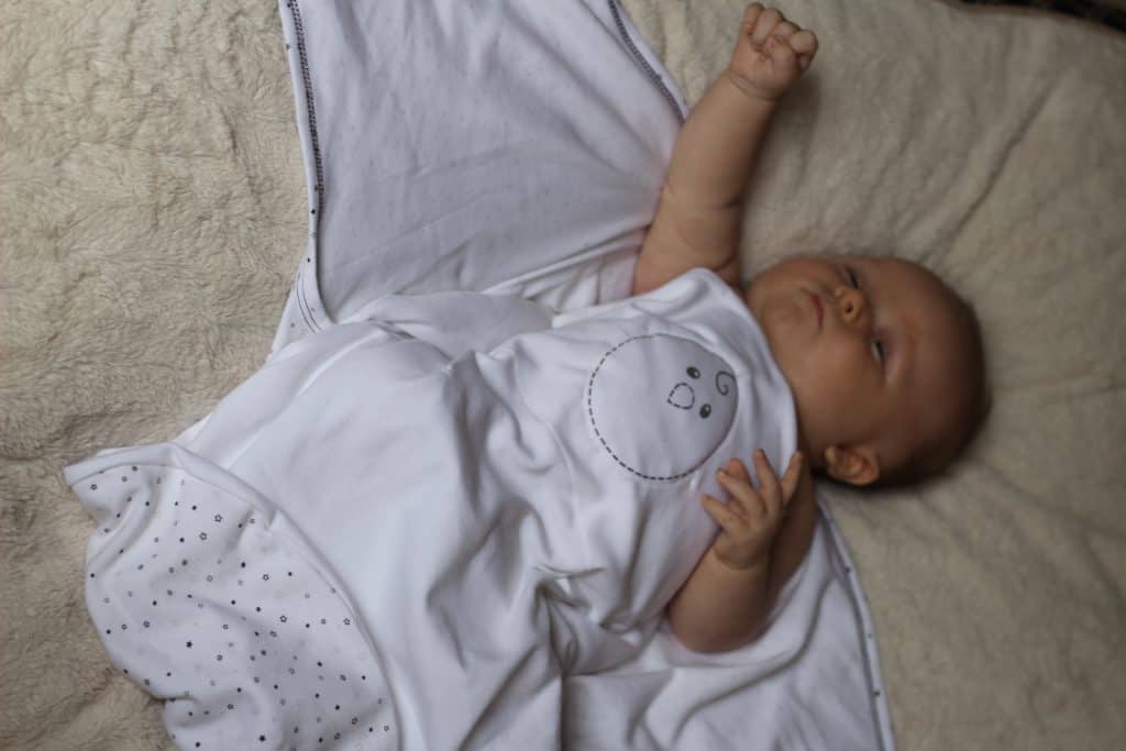 Tips for taking better newborn photos + Nested Bean swaddle giveaway!