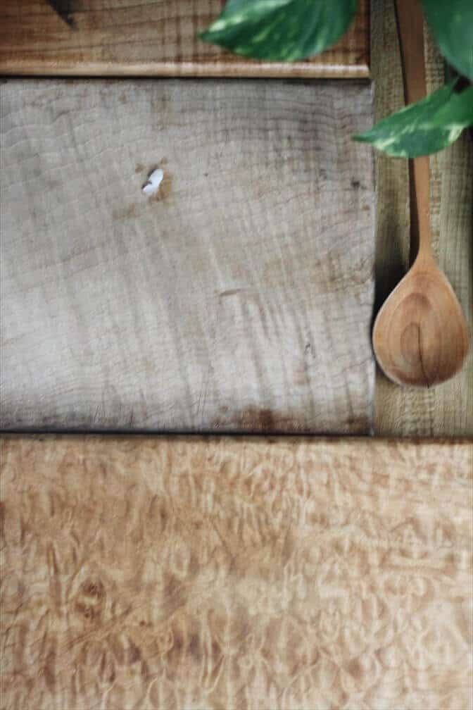 Before and after photo using coconut oil on a wooden cutting board to season/condition the board. Instantly more beautiful. #cuttingboard #blueandhazel #cleaning